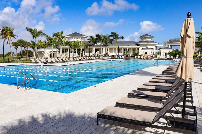 north-palm-beach-country-club-pool